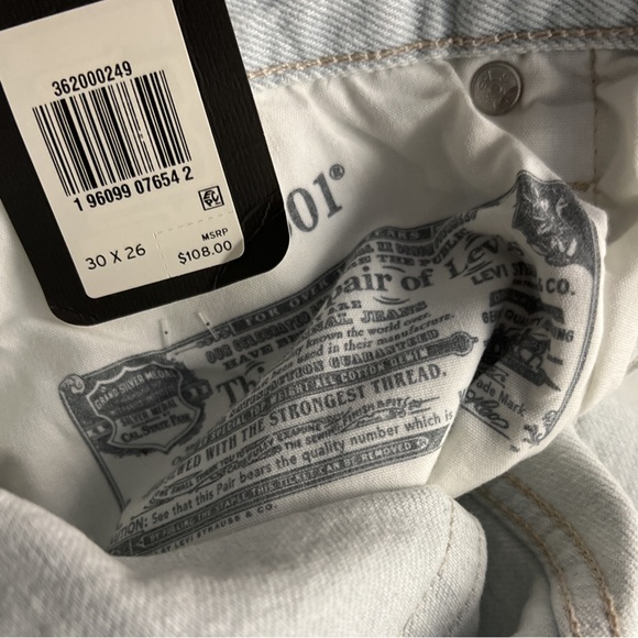 Levis Premium 501 Original Cropped Light Indigo - Blue W 32” X L 26” - Picture 10 of 16